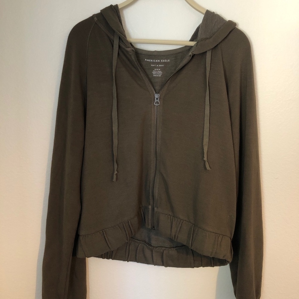 American Eagle medium cropped sweatshirt